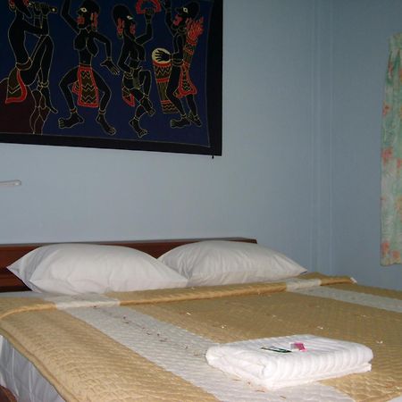 Pineapple Guesthouse Karon Exterior photo