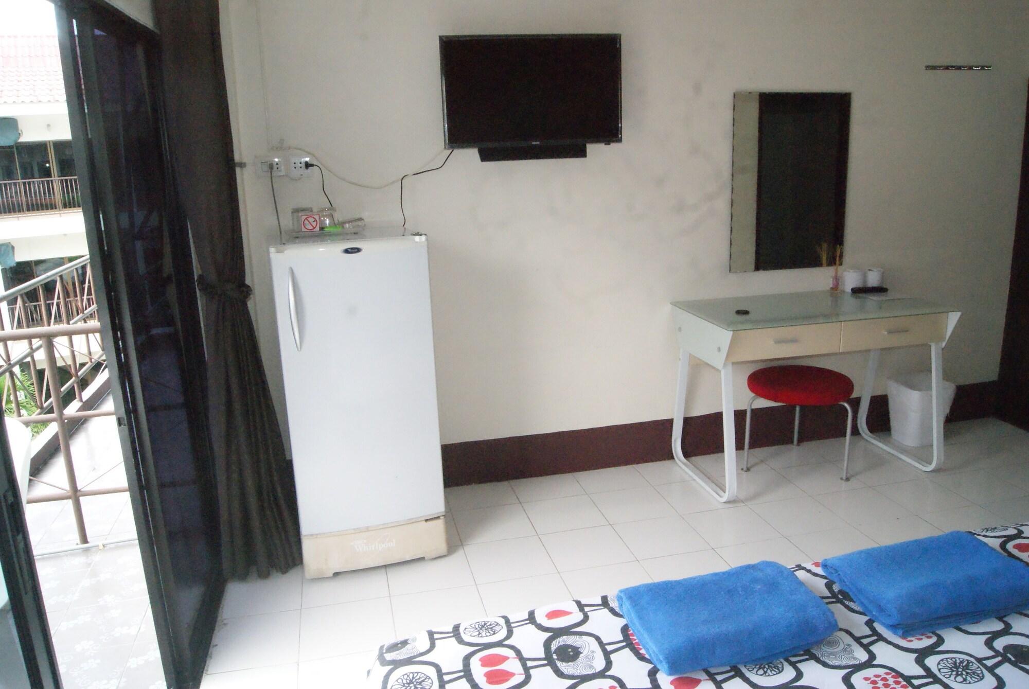 Pineapple Guesthouse Karon Exterior photo