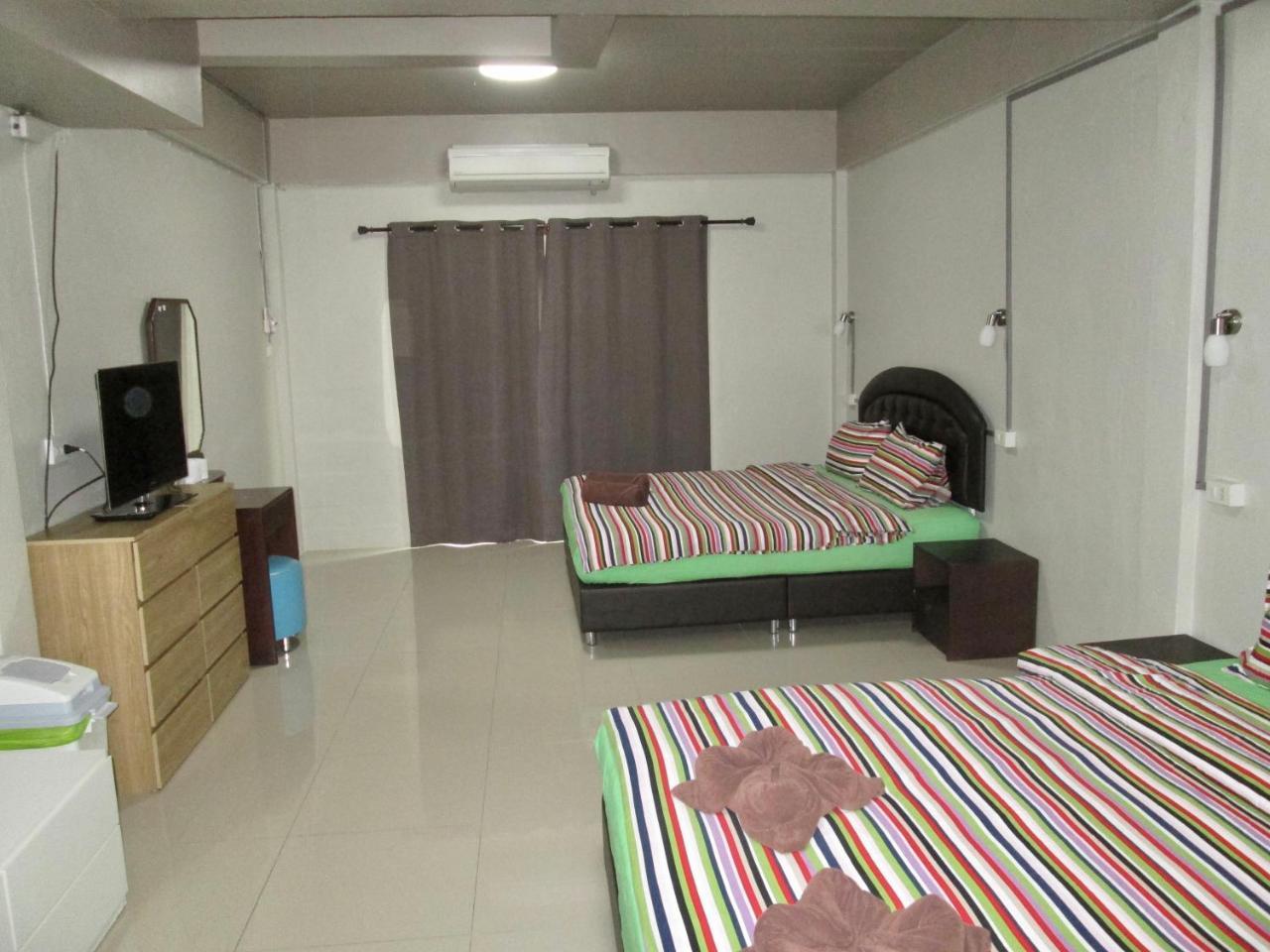 Pineapple Guesthouse Karon Exterior photo